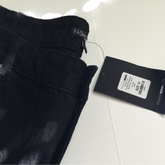 Fashion Nova Distressed Jeans Slim Fit ( 14 ) - Picture 2 of 4